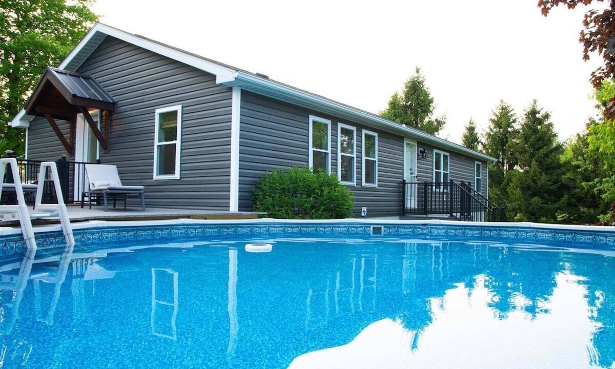 Dundee House | Private Pool Retreat in Amish Country