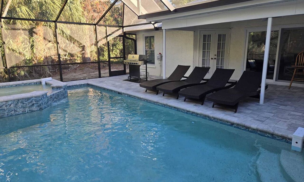 Palma Sola House | Private Pool & Spa - Spacious 4BR Family Home in Bradenton