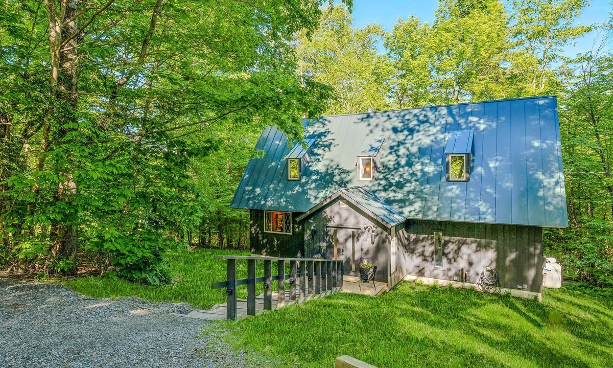 West Hartford House | Private Quechee Lakes Home - Pet Friendly