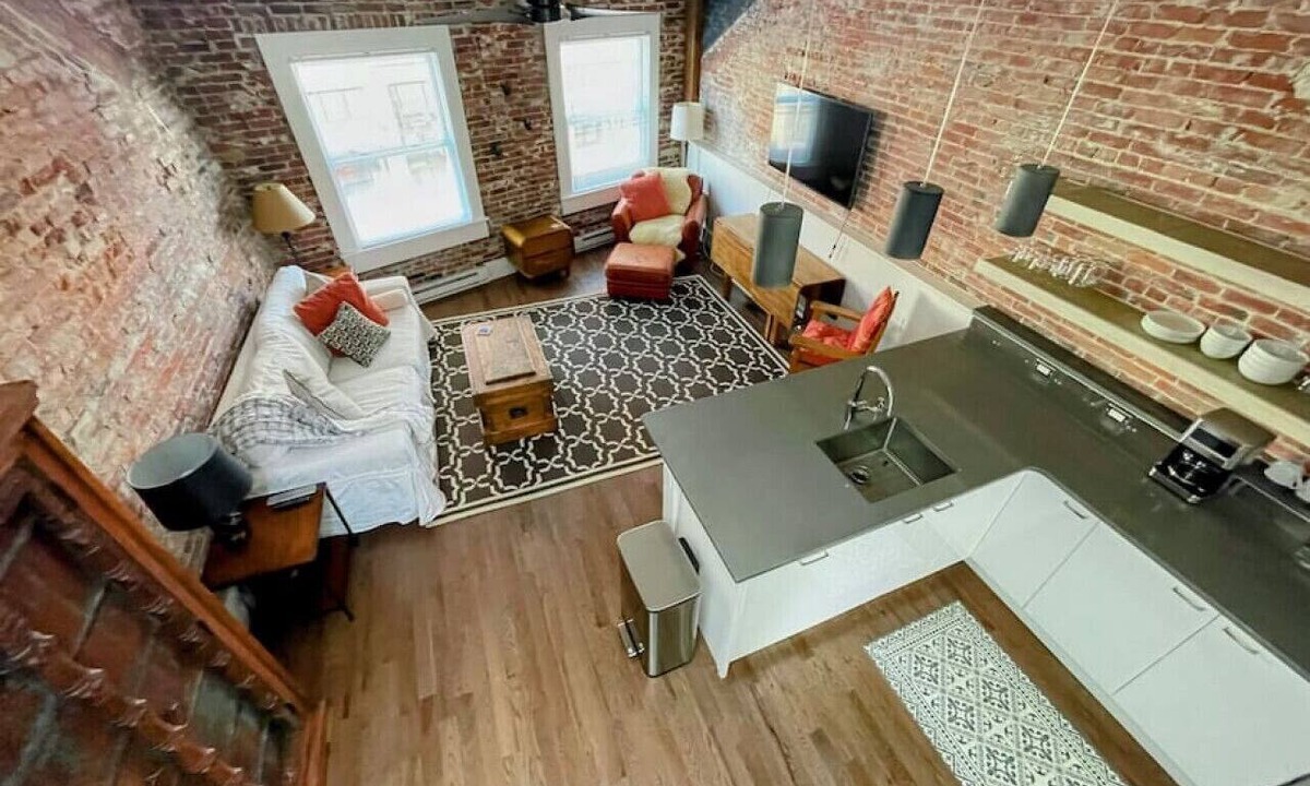 Downtown Portland Apartment | Private Rooftop Deck!/Artsy Apt/Old Port Arts Dist