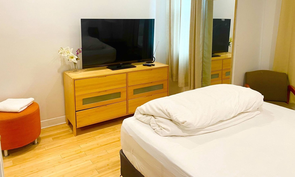 Downtown Baltimore House | private room affordable