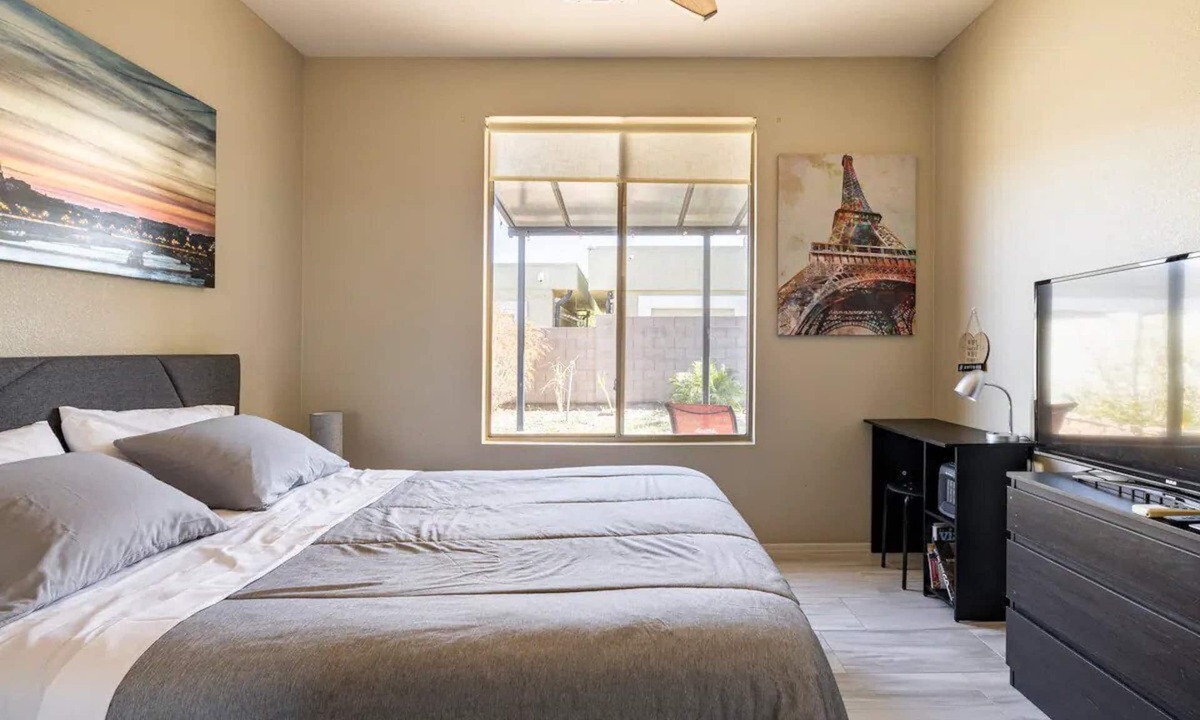 South Mountain House | Private room by South Mountain