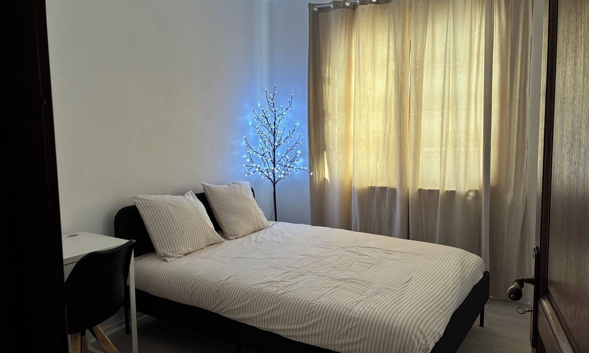 Bron Bed & Breakfast | Private room in shared house - peaceful & warm atmosphere
