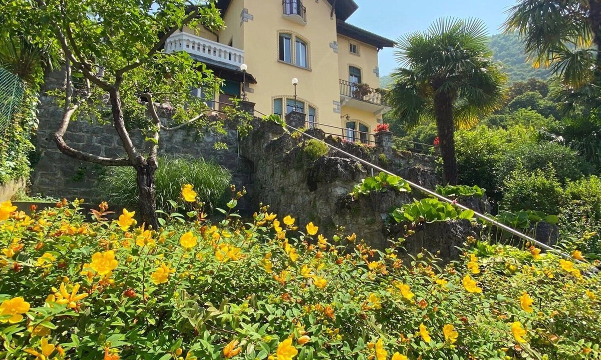 Vezio Villa | PRIVATE ROOM IN VILLA with terrace, various gardens and barbecue.
