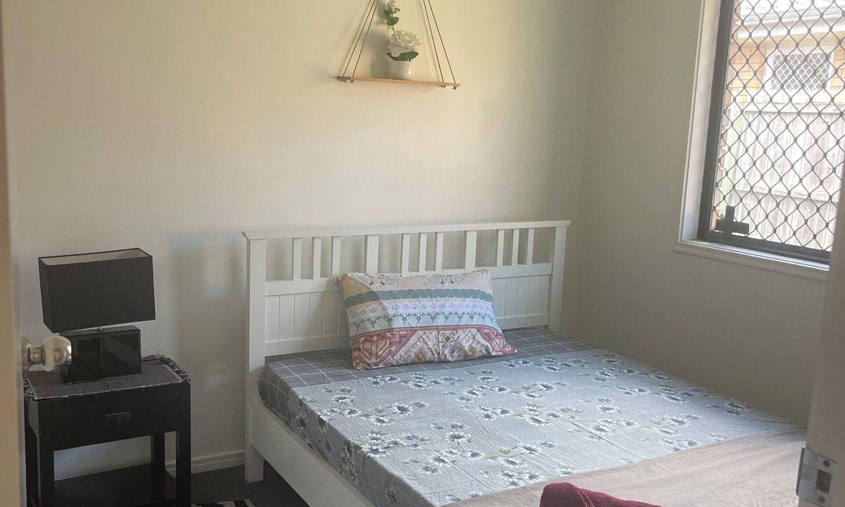 Rothwell House | Private Room | Shared Bath | Shared Accomodation| Private Access | Self Check-In