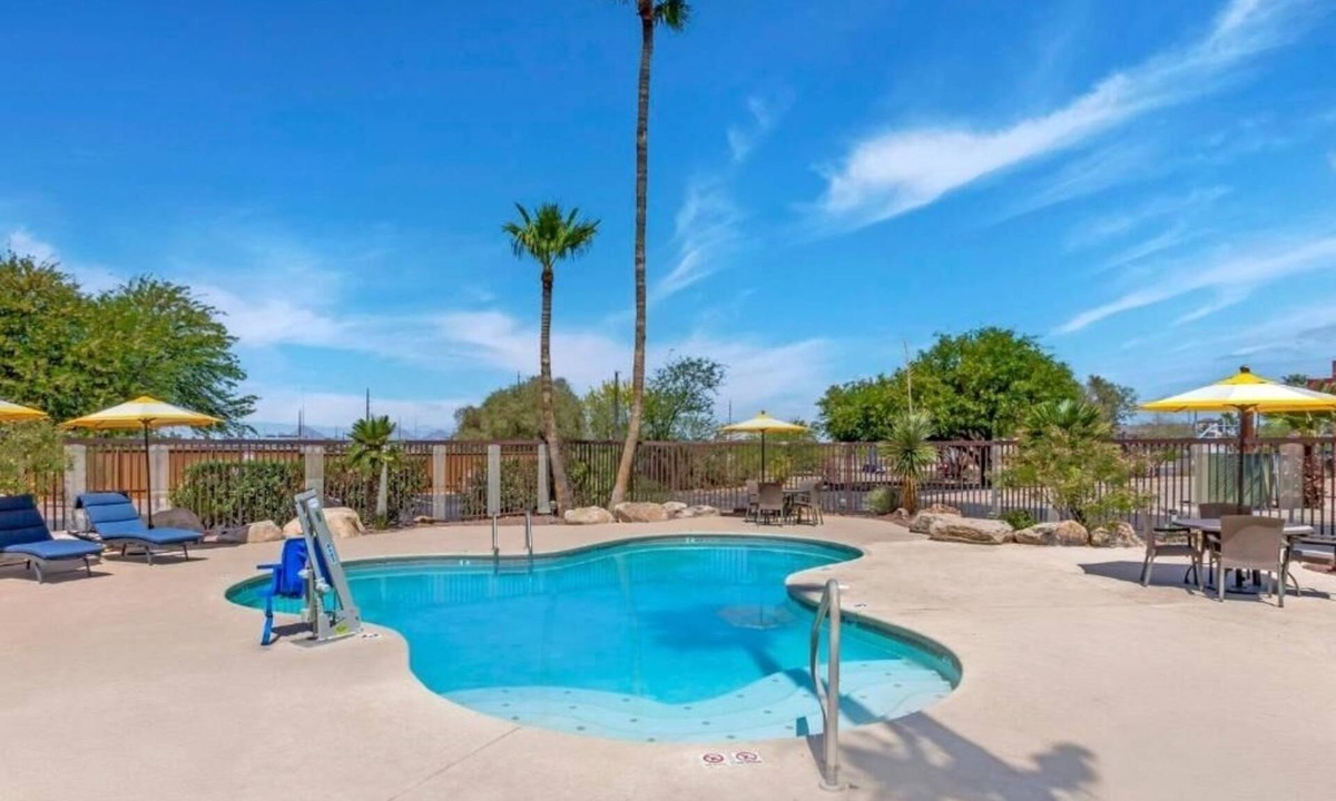 Tucson Hotel | Private Room w/Refrigerator + Microwave Close to Tucson Spectrum Mall