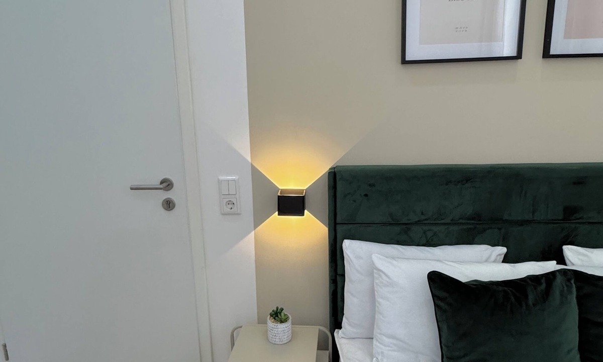 Oberbilk Apartment | Private room with bathroom