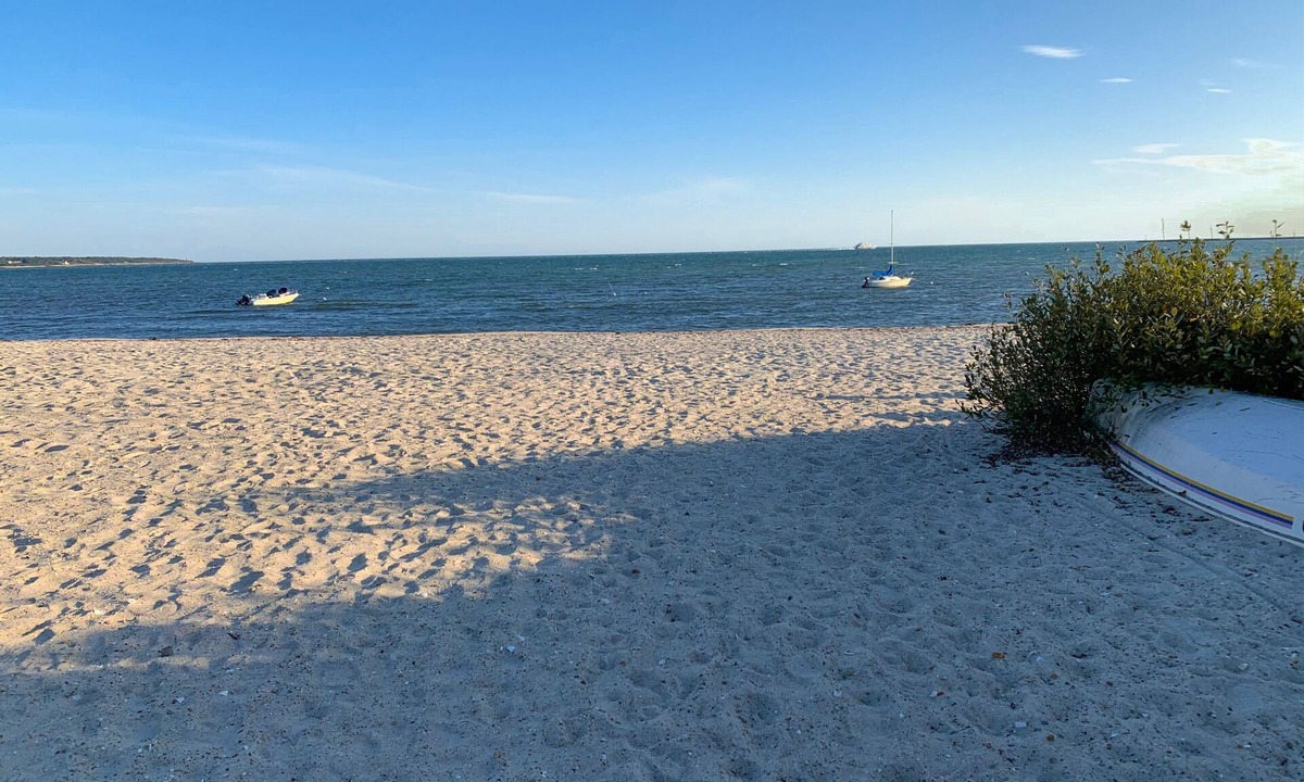 Hyannis House | ✸Private Sandy Beach✸ Nantucket Sound 2 Min Walk! Kayak & SUP, Near Harbor &Town