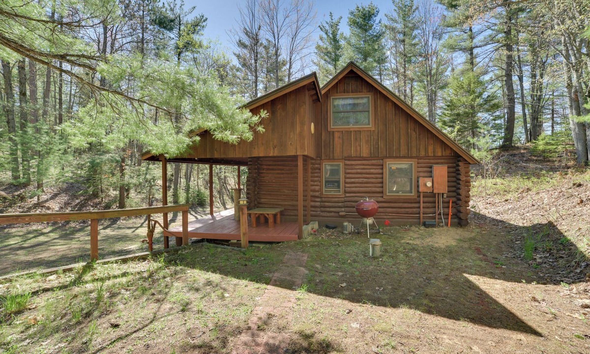 Vanderbilt Cabin | Private Sauna + Deck: Pigeon River Retreat!
