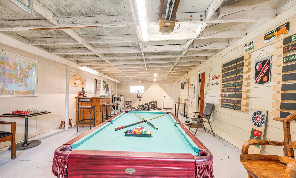 Pleasant Valley House | Private + Secluded: 2BR Vancouver Home w/Fire Pit