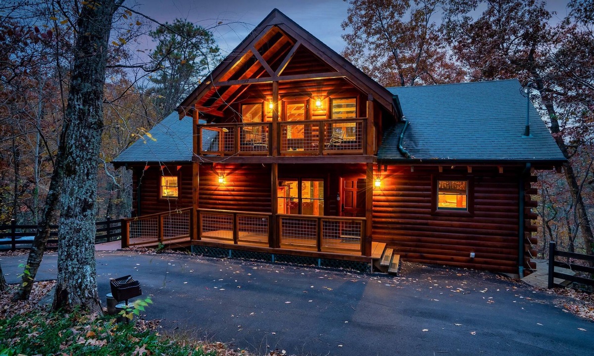 Caton Cabin | Private*Spacious*HotTub*FireTable*Theater