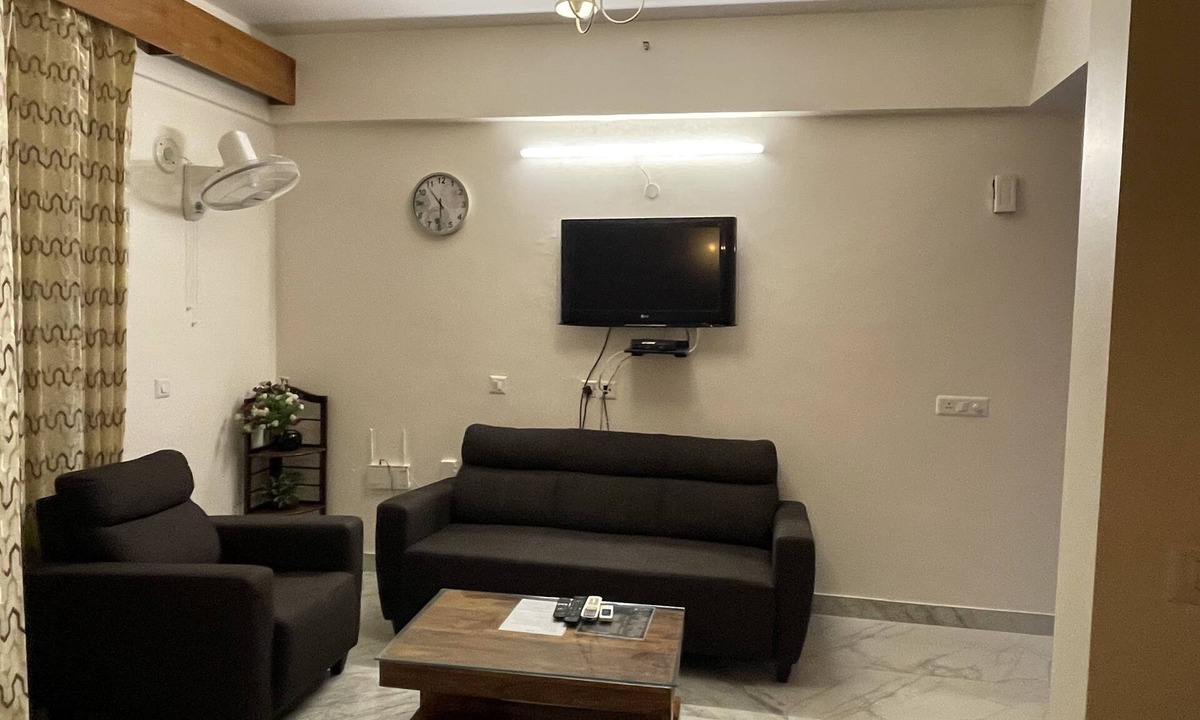 Gomti Nagar Apartment | Private Studio Apart at DLF MyPad Vibhuti Khand Gomtinagar