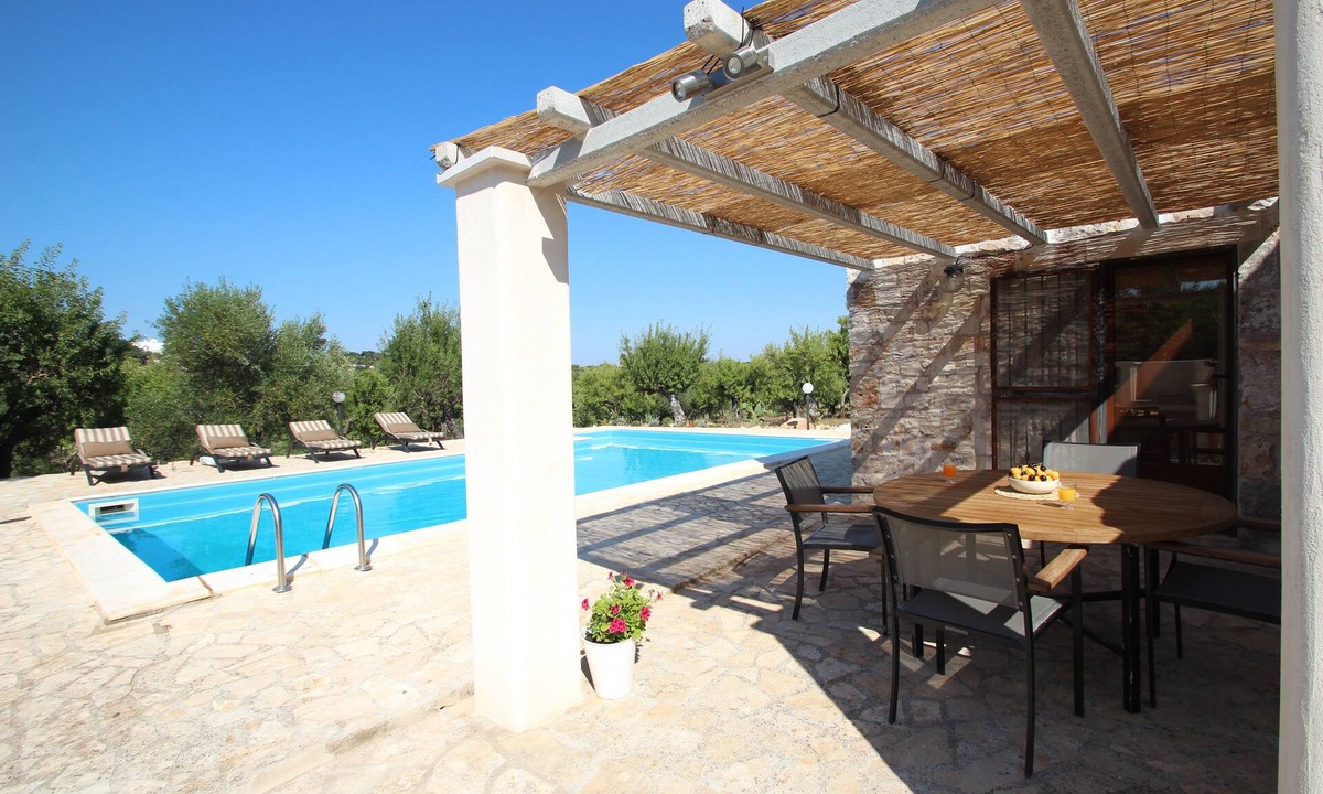 Castellana Grotte Villa | Private swimming pool 10mx5m. Relaxing and Tranquil close to town stunning views
