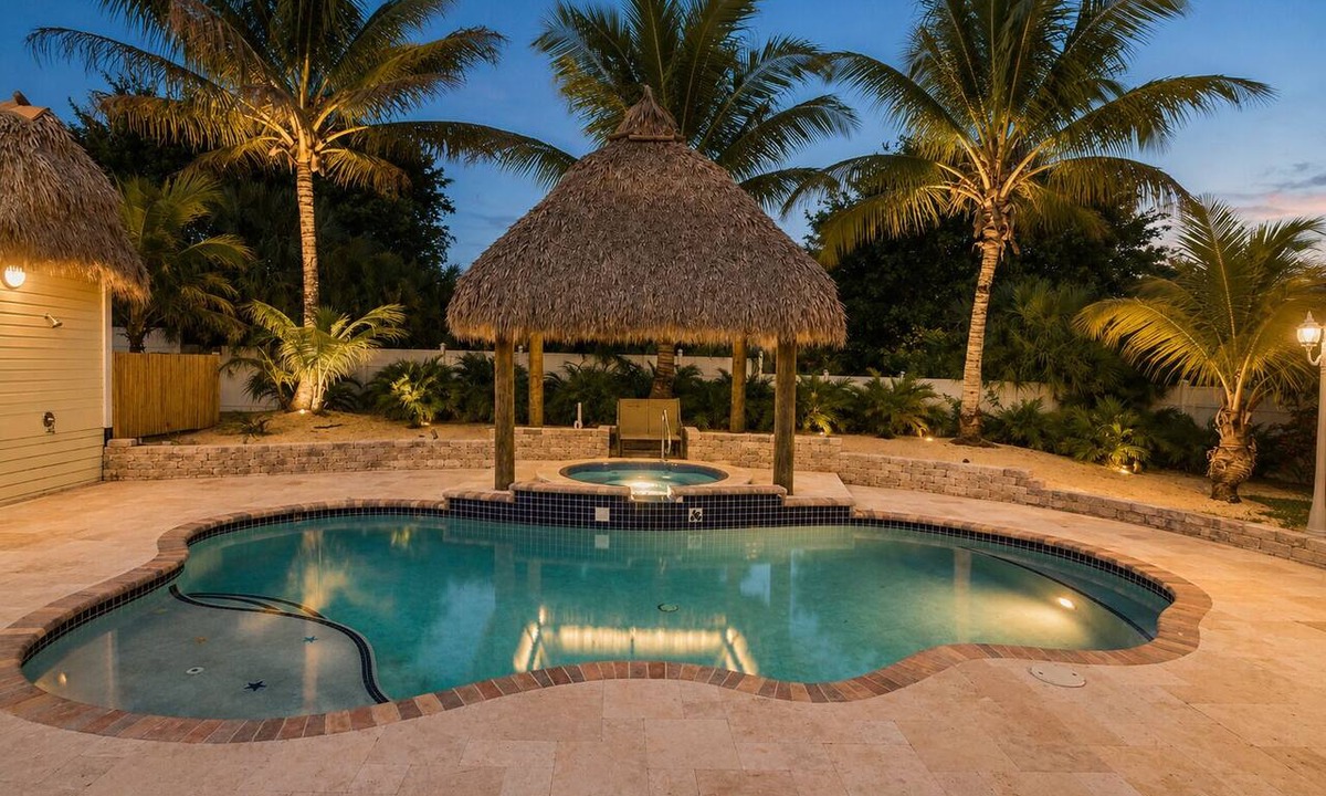 Jupiter Farms House | Private Tropical Farm Escape — Tiki Hut Pool & Hot Tub - Pet Friendly Stay!