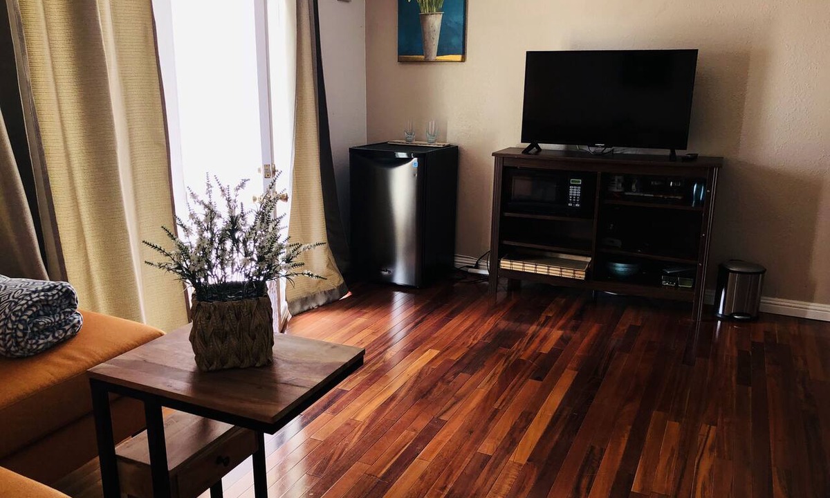 Southwest Anaheim Apartment | Private Unit/Private Entrance 5-10 mins away from CHOC, UCI,Kaiser, Disney