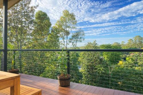 Bellbird Park House | Private Valley Top-Floor Guesthouse with Fire Pit, Stargazing and Bushland Views - Bellbird Park