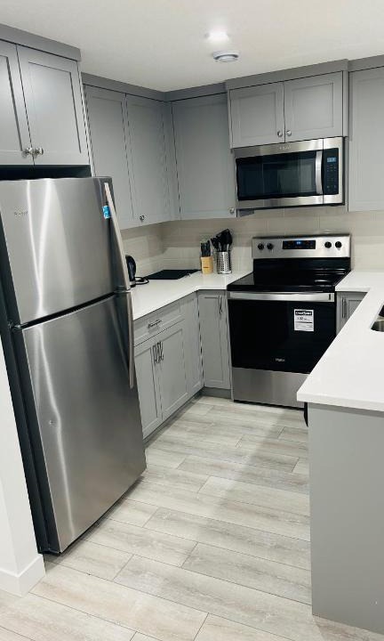 Southwest Calgary House | Private Very Spacious 2 bed 1-Bedroom basement Suite SW Calgary