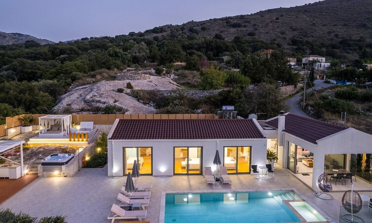 Champatha Villa | Private Villa White Harmony with Heated Pool for Holidays in Chania, Crete