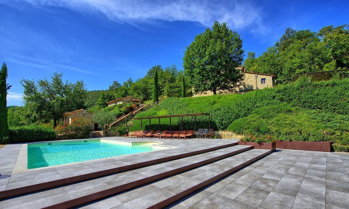 Capolona Villa | Private Villa with A/C, private pool, WIFI, TV, patio, panoramic view, parking, close to Arezzo