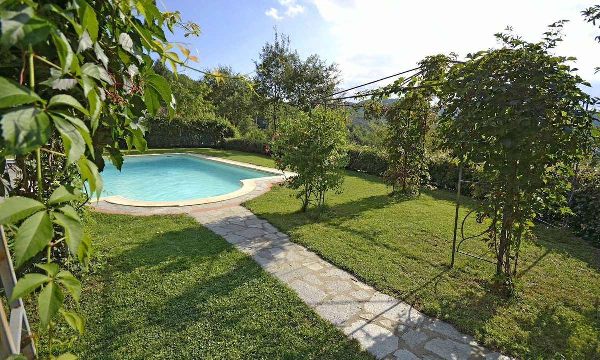 Pieve di Chio Villa | Private Villa with A/C, hot tub, private pool, WIFI, TV, terrace, panoramic view, close to Cortona