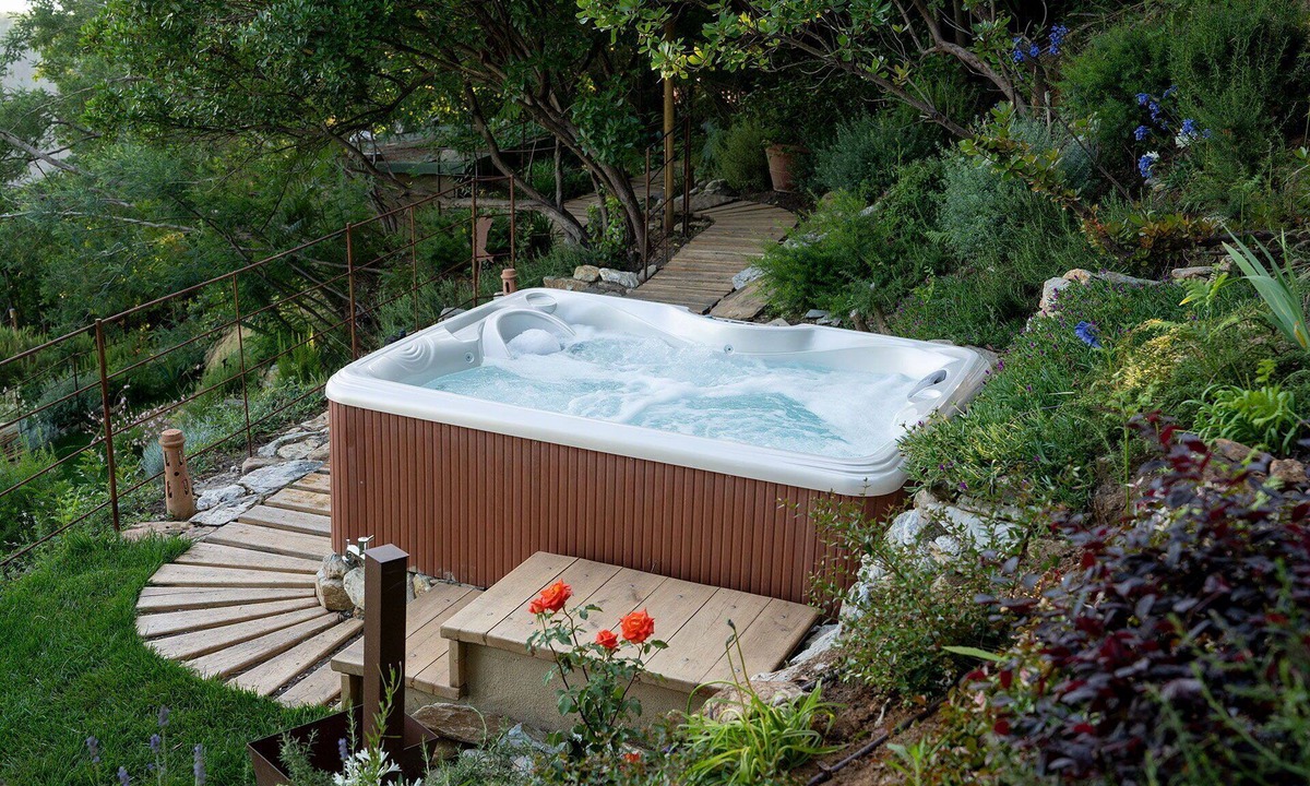 Seravezza Villa | Private Villa with A/C, hot tub, sauna, WIFI, balcony, panoramic view, close to Forte Dei Marmi