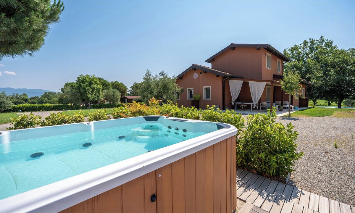 Ferretto House | Private villa with pool on Cortona vineyards