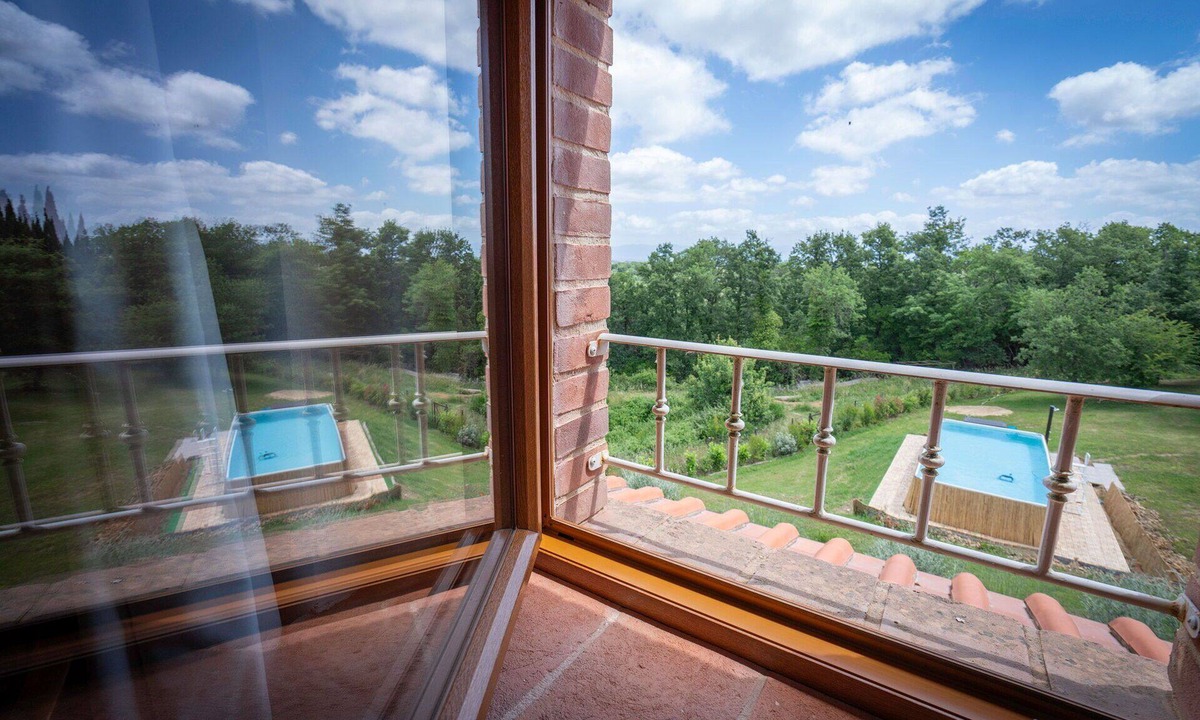 Sinalunga Villa | Private Villa with WIFI, private pool, A/C, TV, patio, panoramic view, close to Montepulciano