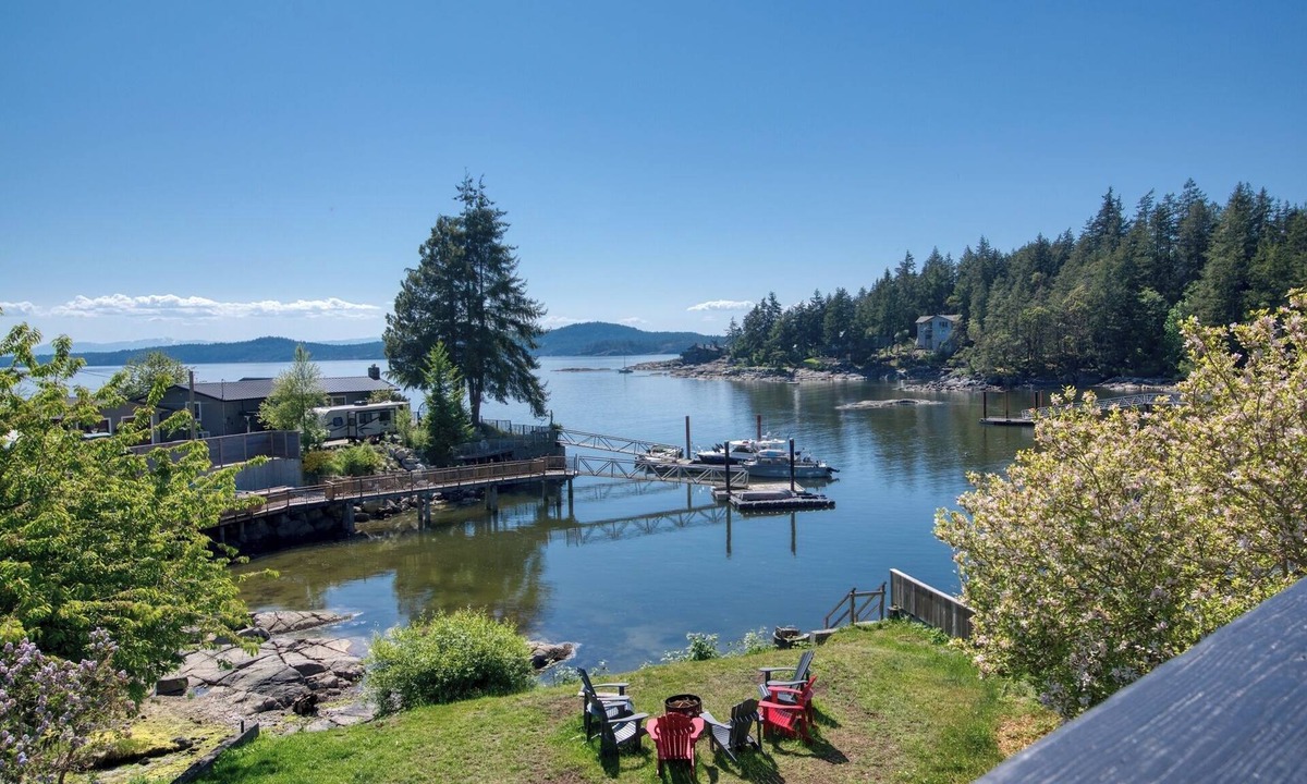 Halfmoon Bay House | Private Waterfront Home in Halfmoon Bay