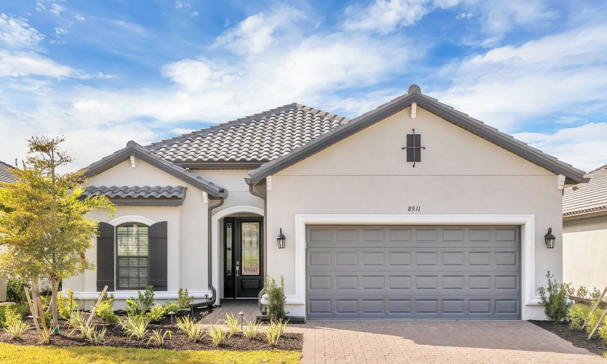 Naples House | Professionally decorated 3/3 home in Esplanade Golf and Country Club Naples