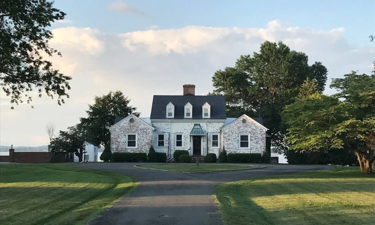 Tappahannock House | PROMO 8.20% WEEKLY AND 27.71% MONTHLY DISCOUNT! Relax on the Rappahannock