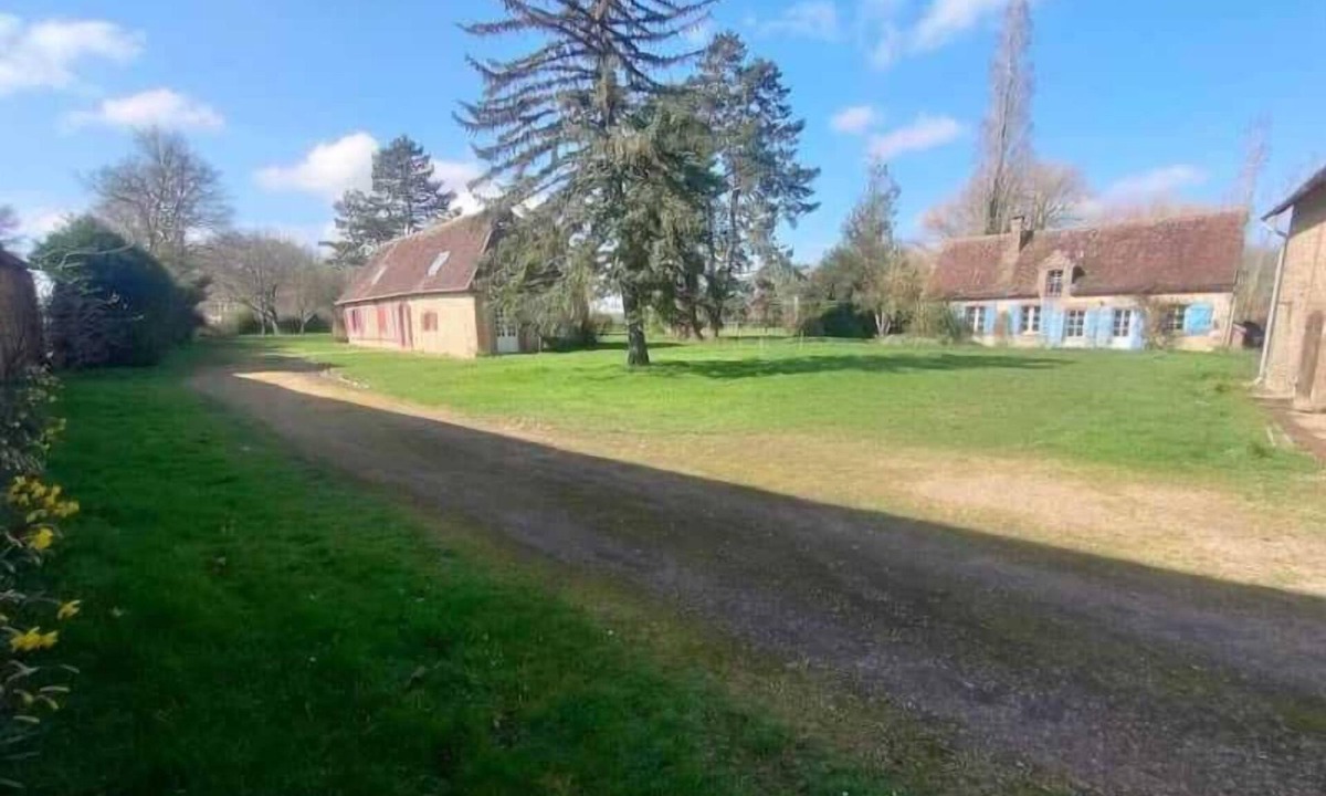 St-Christophe-sur-Avre House | Property with two houses/sleeps 24