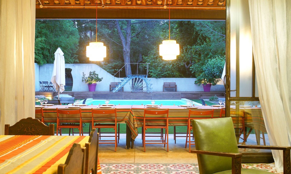 Merindol House | Property with great character, beautiful gardens and a fantastic swimming pool