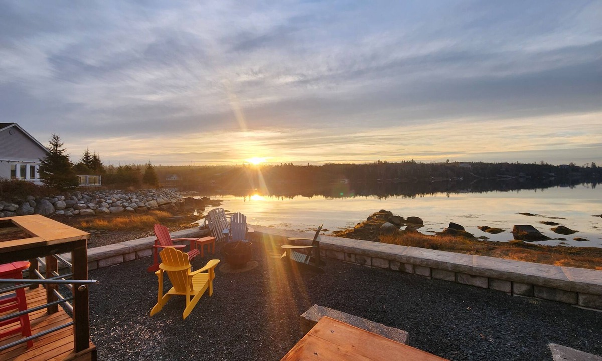 Prospect Bay Cottage | Prospect Bay Oceanfront - Close to Halifax/Peggy's Cove & More STR2627B0763