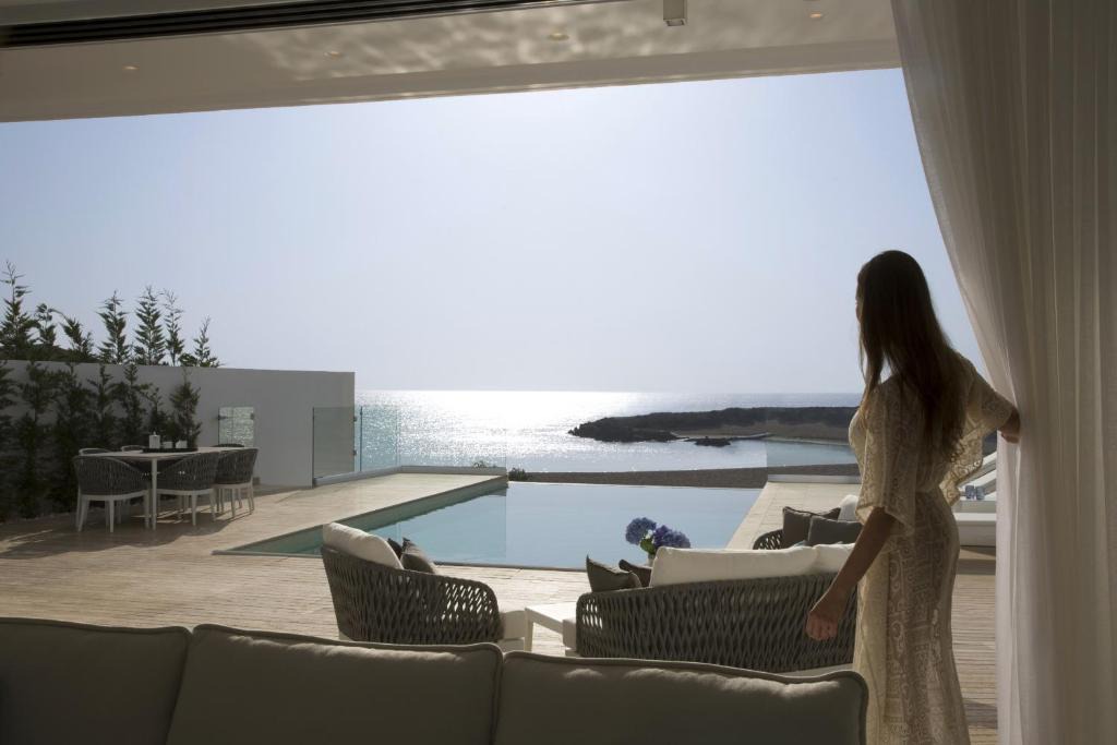 Pernera Villa | Protaras Beachfront Villa Blue Waves