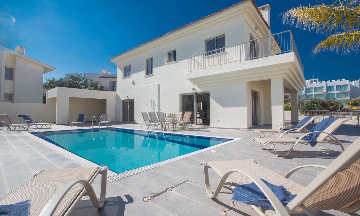 Protaras Apartment | Protaras Delfini Villa DV1 - a villa that sleeps 8 guests in 4 bedrooms