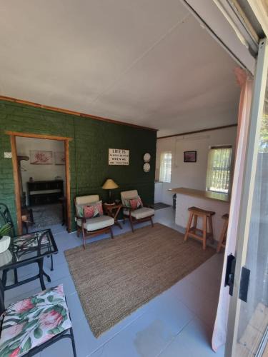 Nelson Mandela Bay Apartment | Protea room