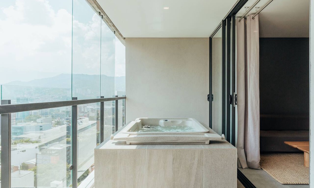 Las Lomas I Apartment | Provenza - Private Balcony & Hot Tub - Pool - Deluxe - Wake 1115