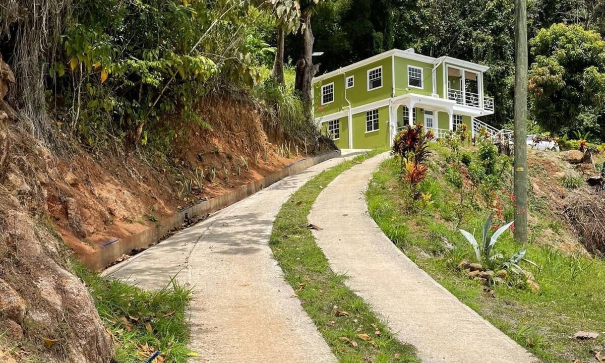 Barroui Apartment | Providence,where nature meets home, every path leads to peace. Strong WIFI, AC.