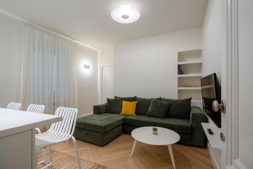 Old Town Apartment | Psaradika Apartment Modern Comfort in Corfu Old Town