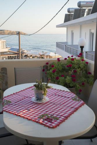 Kalamaki Hostel | Psiloritis Elena