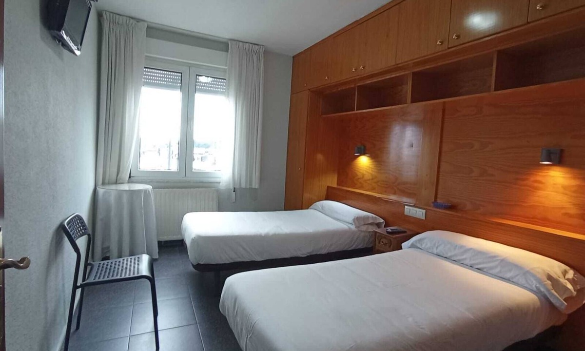 Aviles Hostel | Puente Azud