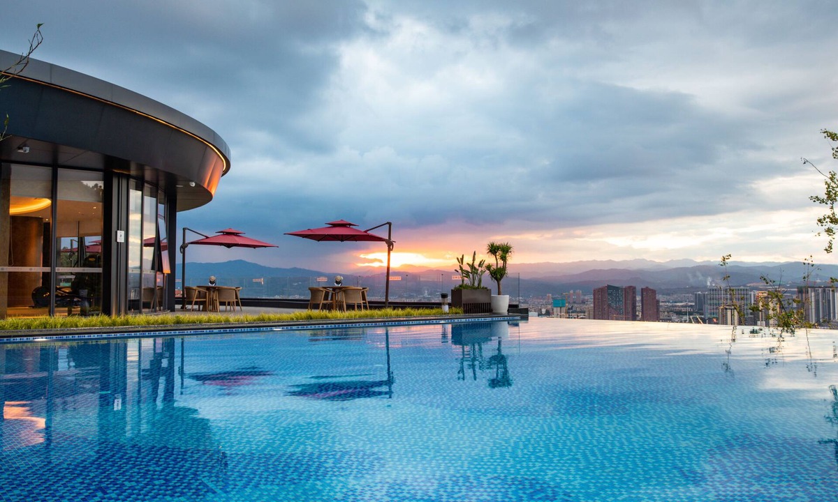Fenghuanglu Hotel | Pullman Yuxi Falcon