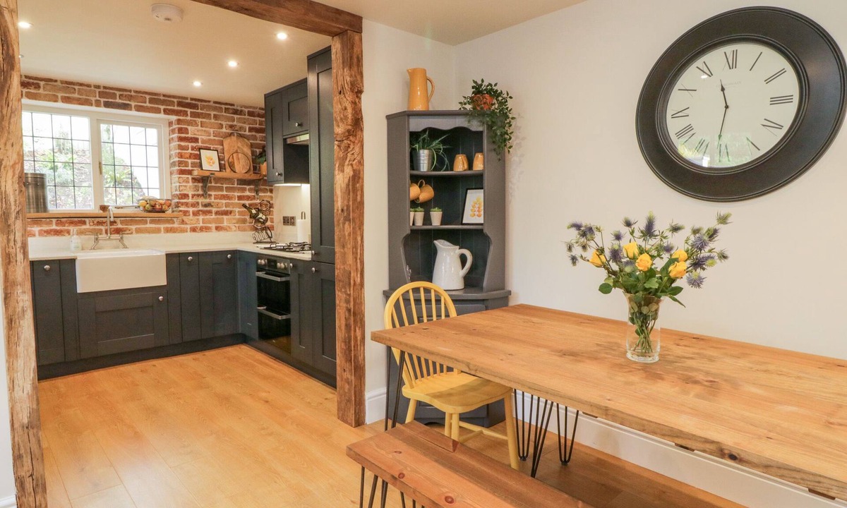 Smithincott Cottage | Pumphouse Cottage