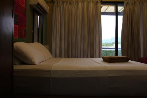 Paranaque Bed & Breakfast | Purple Tree Bed & Breakfast