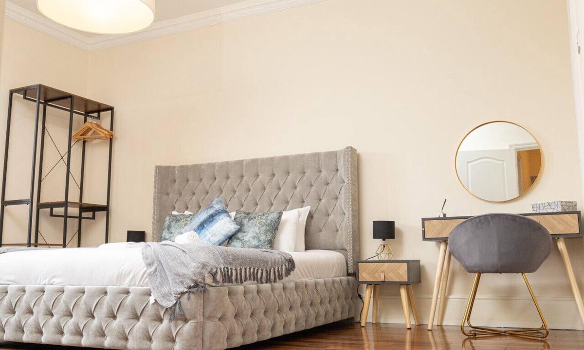 Thamesfield Apartment | Putney.