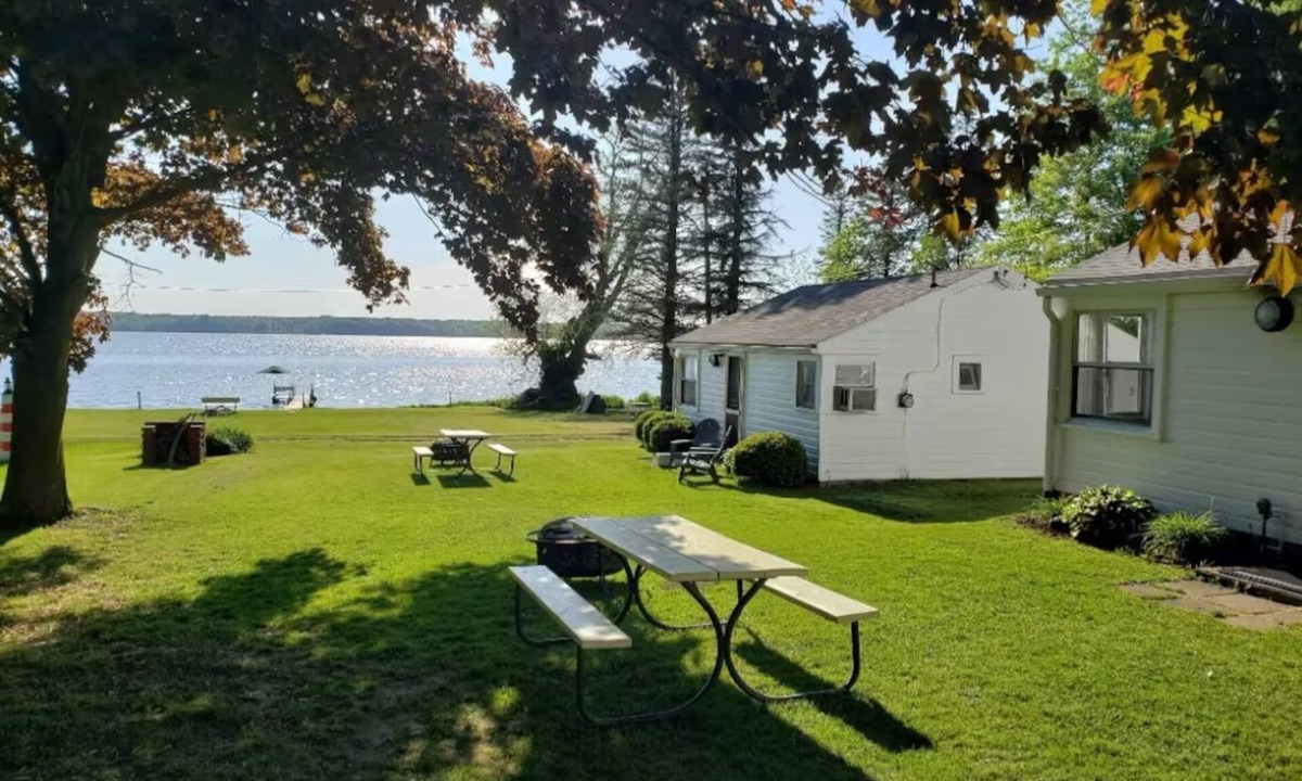 Pymatuning Central Cottage | Pymatuning Lakefront Cottage 3 with Dock Slip