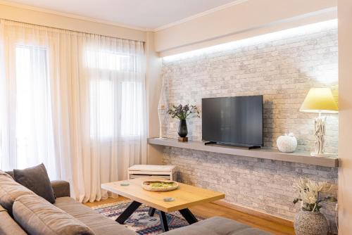 Pythagorio Apartment | Pythagorio Blue Street Apartment with Balcony