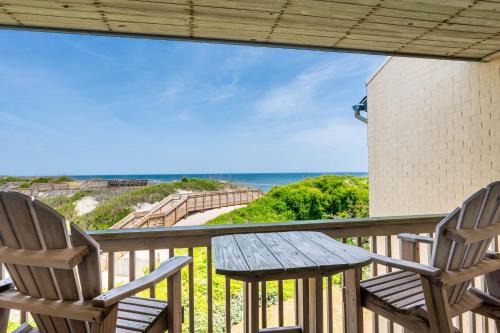 Nags Head House | QA4 Coastal Comfort