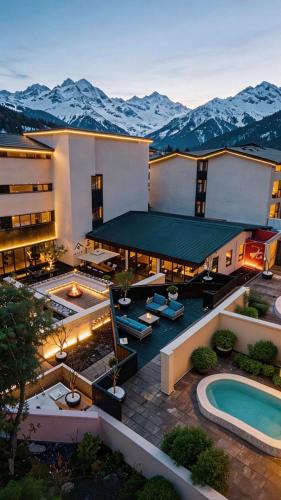 Jiuzhaigou Hotel | Qinghe Courtyard Jiuzhaigou QINGHE Hot Spring Luxury Private Hot Spring Villa