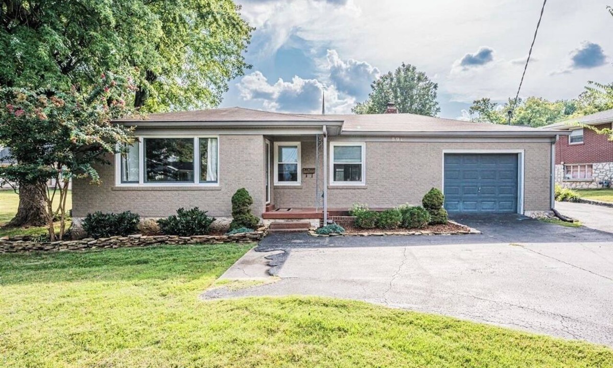 Bowling Green Apartment | Quaint 2-bedroom Dog Friendly apartment with AC in Bowling Green